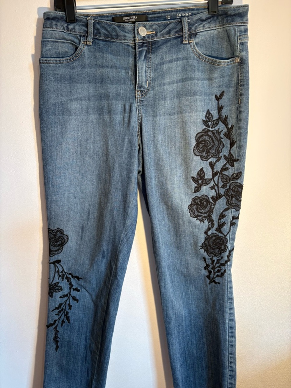 Simply Vera Vera Wang Skinny Jeans Floral Embroidered Size 10 Mid Rise